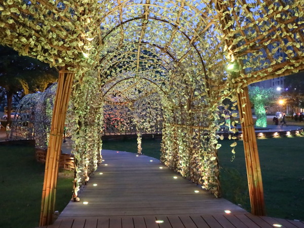 聚竹蚵地景藝術:【高雄旅遊】讓愛與祝福