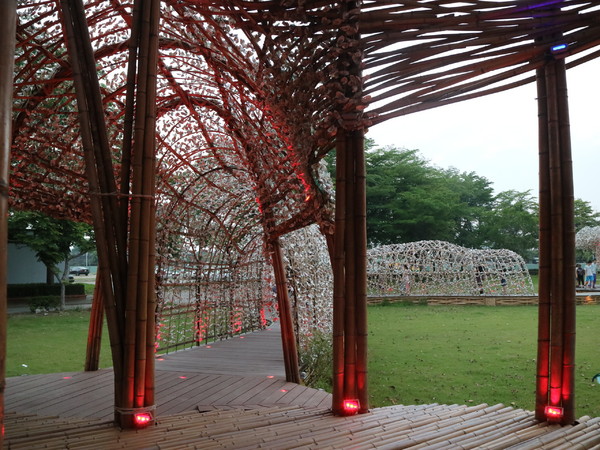 聚竹蚵地景藝術:【高雄旅遊】讓愛與祝福