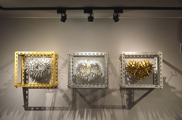 小島公寓：W小姐旅行畫報/  高雄｜住宿 小島公寓/藝廊 設計旅店Ｘ藝廊的相遇 老房子改造 在有溫度的設計中醒來 超美玻璃屋浴室