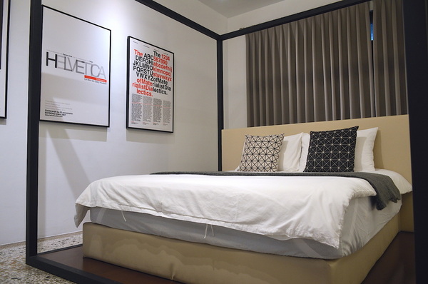 小島公寓：W小姐旅行畫報/  高雄｜住宿 小島公寓/藝廊 設計旅店Ｘ藝廊的相遇 老房子改造 在有溫度的設計中醒來 超美玻璃屋浴室