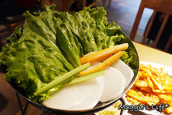 富士山龍フジヤマドラコン(台灣內湖店)：台北美食。捷運西湖站【富士山龍フジヤマドラコン-台灣內湖店】◆日韓混搭風格料理。居酒屋。燒烤。燒肉