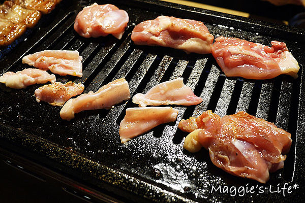 富士山龍フジヤマドラコン(台灣內湖店)：台北美食。捷運西湖站【富士山龍フジヤマドラコン-台灣內湖店】◆日韓混搭風格料理。居酒屋。燒烤。燒肉