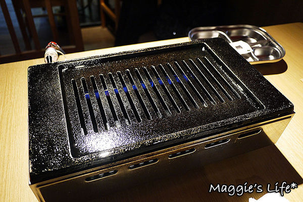 富士山龍フジヤマドラコン(台灣內湖店)：台北美食。捷運西湖站【富士山龍フジヤマドラコン-台灣內湖店】◆日韓混搭風格料理。居酒屋。燒烤。燒肉