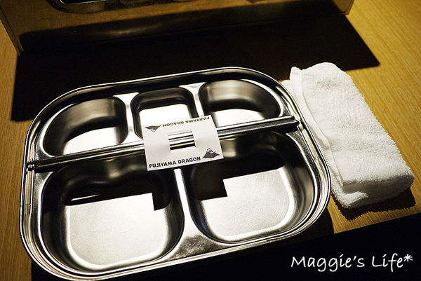 富士山龍フジヤマドラコン(台灣內湖店)：台北美食。捷運西湖站【富士山龍フジヤマドラコン-台灣內湖店】◆日韓混搭風格料理。居酒屋。燒烤。燒肉