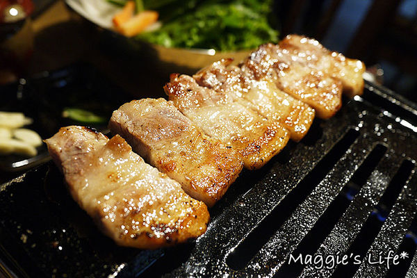 富士山龍フジヤマドラコン(台灣內湖店)：台北美食。捷運西湖站【富士山龍フジヤマドラコン-台灣內湖店】◆日韓混搭風格料理。居酒屋。燒烤。燒肉