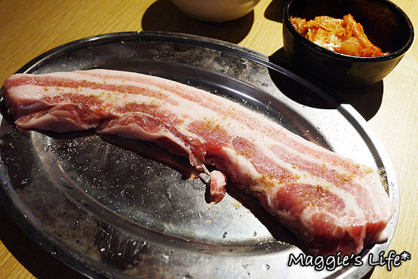 富士山龍フジヤマドラコン(台灣內湖店)：台北美食。捷運西湖站【富士山龍フジヤマドラコン-台灣內湖店】◆日韓混搭風格料理。居酒屋。燒烤。燒肉