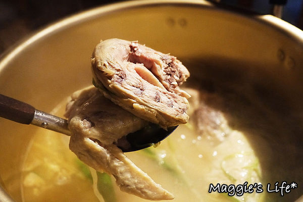 富士山龍フジヤマドラコン(台灣內湖店)：台北美食。捷運西湖站【富士山龍フジヤマドラコン-台灣內湖店】◆日韓混搭風格料理。居酒屋。燒烤。燒肉