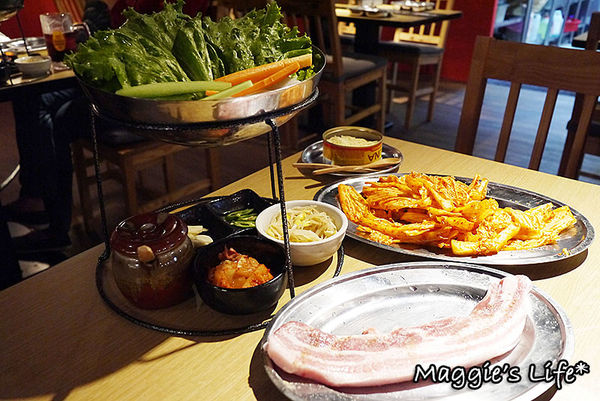 富士山龍フジヤマドラコン(台灣內湖店)：台北美食。捷運西湖站【富士山龍フジヤマドラコン-台灣內湖店】◆日韓混搭風格料理。居酒屋。燒烤。燒肉