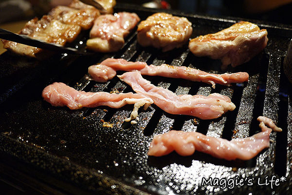 富士山龍フジヤマドラコン(台灣內湖店)：台北美食。捷運西湖站【富士山龍フジヤマドラコン-台灣內湖店】◆日韓混搭風格料理。居酒屋。燒烤。燒肉