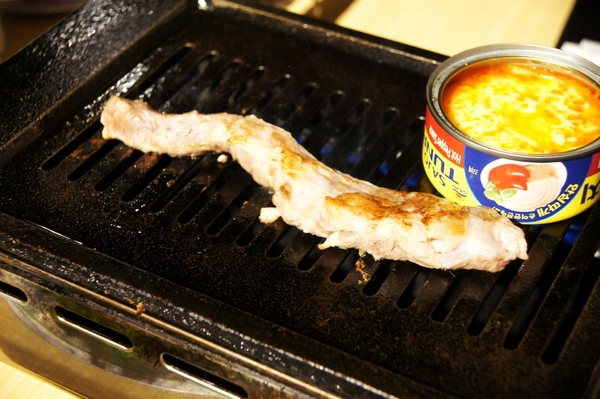 富士山龍 フジヤマドラコン(台灣內湖店):(台北。內湖區美食) 『富士山龍』日本職人熱情延燒,一手燒肉一手角嗨跟著巨鼠體驗日本道地居酒屋的豐沛能量吧!!