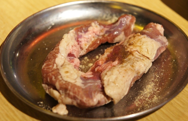 富士山龍 フジヤマドラコン(台灣內湖店):(台北。內湖區美食) 『富士山龍』日本職人熱情延燒,一手燒肉一手角嗨跟著巨鼠體驗日本道地居酒屋的豐沛能量吧!!