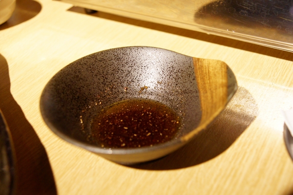 富士山龍 フジヤマドラコン(台灣內湖店):(台北。內湖區美食) 『富士山龍』日本職人熱情延燒,一手燒肉一手角嗨跟著巨鼠體驗日本道地居酒屋的豐沛能量吧!!