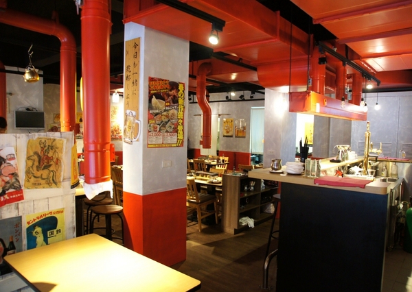 富士山龍 フジヤマドラコン(台灣內湖店):(台北。內湖區美食) 『富士山龍』日本職人熱情延燒,一手燒肉一手角嗨跟著巨鼠體驗日本道地居酒屋的豐沛能量吧!!