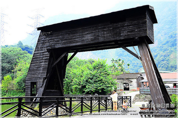 車埕木業館:【南投】水里鄉。車埕木業展示館 & 貯木池與天車