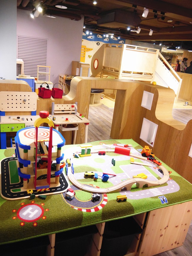 │台北。松山│123FUN親子聚會空間。高質感全原木打造遊戲王國