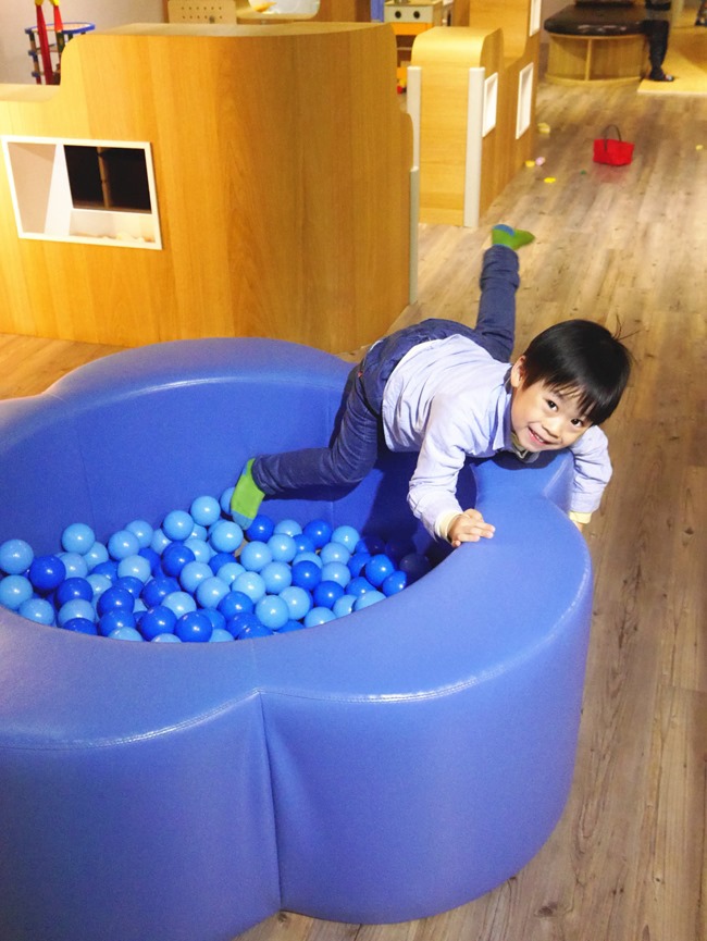 │台北。松山│123FUN親子聚會空間。高質感全原木打造遊戲王國