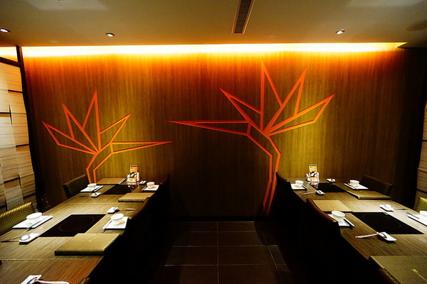 聚北海道昆布鍋(大墩店)：聚北海道昆布鍋(大墩店)-美食商大墩食衣2 樓-時尚現代空間-餐點一樣用心