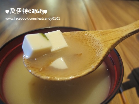 滿燒肉丼食堂(員林店)：『彰化員林_滿燒肉丼食堂 (員林店)』被肉滿滿蓋住看不到飯的丼飯，整個衝擊你的視線！