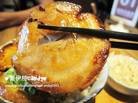 滿燒肉丼食堂(員林店)：『彰化員林_滿燒肉丼食堂 (員林店)』被肉滿滿蓋住看不到飯的丼飯，整個衝擊你的視線！