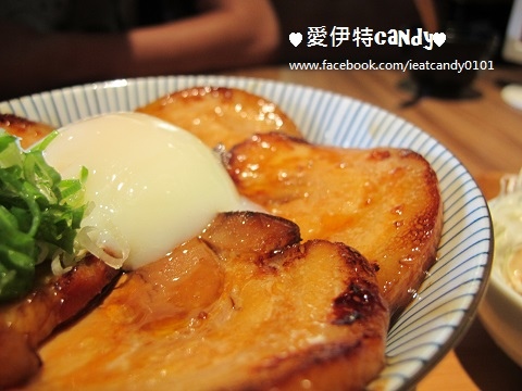 滿燒肉丼食堂(員林店)：『彰化員林_滿燒肉丼食堂 (員林店)』被肉滿滿蓋住看不到飯的丼飯，整個衝擊你的視線！