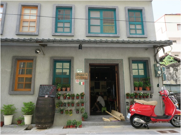 信義街：[2015台南漫步行]信義街~老街文藝新風味の咕咾石街