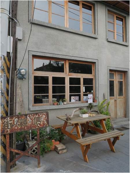 信義街：[2015台南漫步行]信義街~老街文藝新風味の咕咾石街