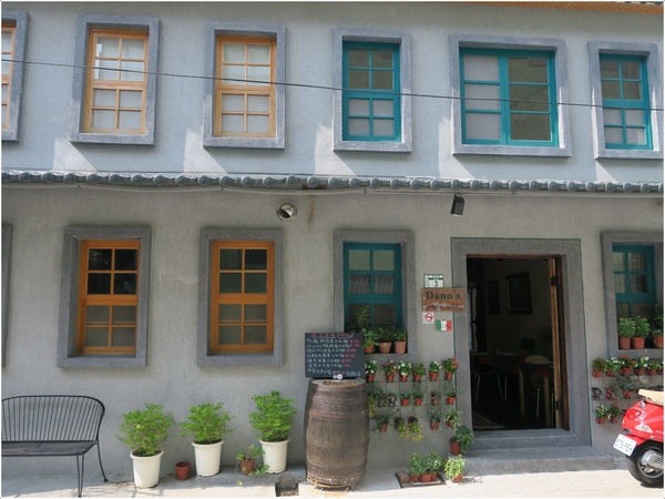 信義街：[2015台南漫步行]信義街~老街文藝新風味の咕咾石街