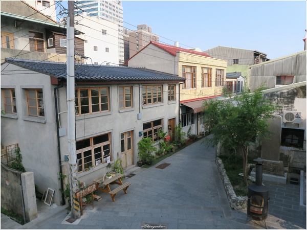 信義街：[2015台南漫步行]信義街~老街文藝新風味の咕咾石街