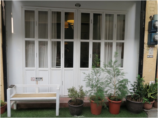 信義街：[2015台南漫步行]信義街~老街文藝新風味の咕咾石街