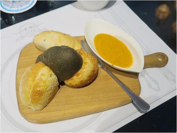 赤崁璽樓:台南 赤崁璽樓 (原 襌&食時尚異國蔬食料理餐廳)~老房子裡的環保餐館