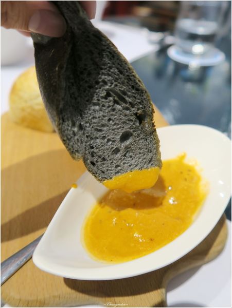 赤崁璽樓:台南 赤崁璽樓 (原 襌&食時尚異國蔬食料理餐廳)~老房子裡的環保餐館