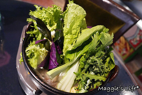 赤崁璽樓：台南美食。赤崁樓商圈【赤崁璽樓】創意素食料理新發現◆奶蛋素餐廳。全素食餐廳