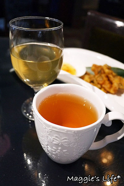 赤崁璽樓：台南美食。赤崁樓商圈【赤崁璽樓】創意素食料理新發現◆奶蛋素餐廳。全素食餐廳