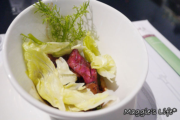 赤崁璽樓：台南美食。赤崁樓商圈【赤崁璽樓】創意素食料理新發現◆奶蛋素餐廳。全素食餐廳