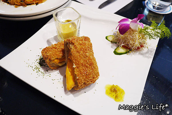 赤崁璽樓：台南美食。赤崁樓商圈【赤崁璽樓】創意素食料理新發現◆奶蛋素餐廳。全素食餐廳