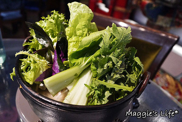 赤崁璽樓：台南美食。赤崁樓商圈【赤崁璽樓】創意素食料理新發現◆奶蛋素餐廳。全素食餐廳