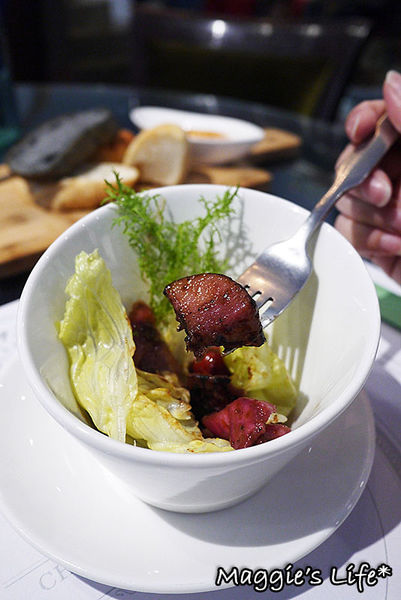 赤崁璽樓：台南美食。赤崁樓商圈【赤崁璽樓】創意素食料理新發現◆奶蛋素餐廳。全素食餐廳