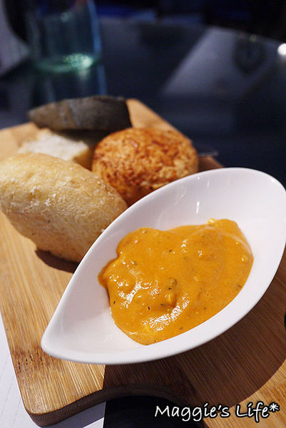 赤崁璽樓：台南美食。赤崁樓商圈【赤崁璽樓】創意素食料理新發現◆奶蛋素餐廳。全素食餐廳