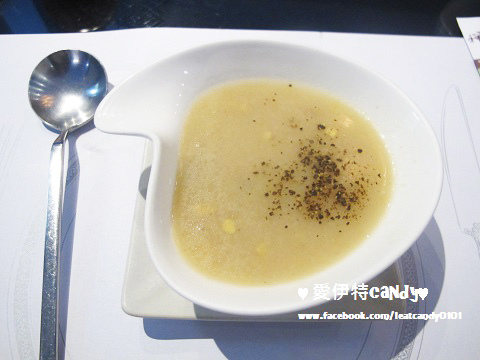 赤崁璽樓：『台南中西區_赤崁璽樓-原禪食餐廳』顛覆傳統的蔬食料理，必吃南瓜義大利麵阿~~