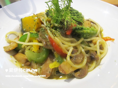 赤崁璽樓：『台南中西區_赤崁璽樓-原禪食餐廳』顛覆傳統的蔬食料理，必吃南瓜義大利麵阿~~