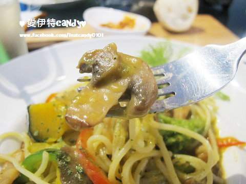 赤崁璽樓：『台南中西區_赤崁璽樓-原禪食餐廳』顛覆傳統的蔬食料理，必吃南瓜義大利麵阿~~