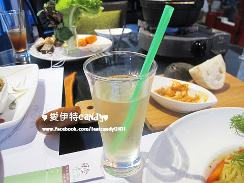 赤崁璽樓：『台南中西區_赤崁璽樓-原禪食餐廳』顛覆傳統的蔬食料理，必吃南瓜義大利麵阿~~