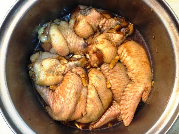 巧活食品：巧活黑鑽雞