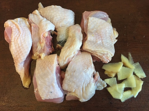 巧活食品：巧活黑鑽雞