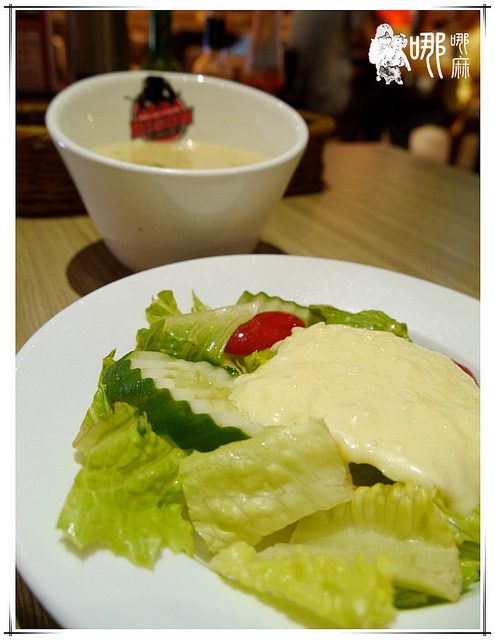 Bison野牛原味炭烤牛排(中央店)：中壢新明夜市旁品質很好的碳烤牛排~BISON野牛原味炭烤牛排/朋友家庭聚餐餐廳