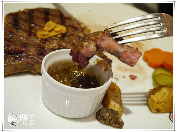 Bison野牛原味炭烤牛排(中央店)：中壢新明夜市旁品質很好的碳烤牛排~BISON野牛原味炭烤牛排/朋友家庭聚餐餐廳