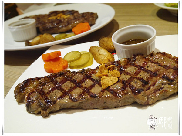 Bison野牛原味炭烤牛排(中央店)：中壢新明夜市旁品質很好的碳烤牛排~BISON野牛原味炭烤牛排/朋友家庭聚餐餐廳