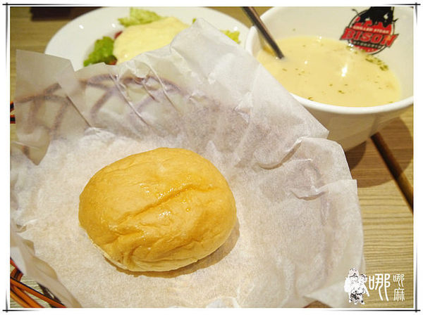 Bison野牛原味炭烤牛排(中央店)：中壢新明夜市旁品質很好的碳烤牛排~BISON野牛原味炭烤牛排/朋友家庭聚餐餐廳