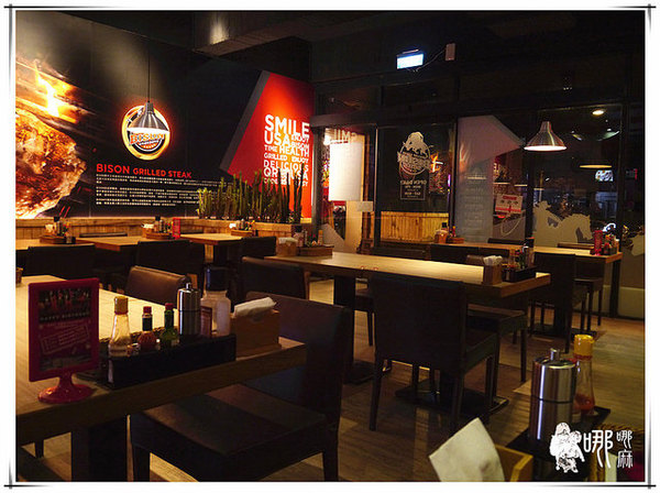 Bison野牛原味炭烤牛排(中央店)：中壢新明夜市旁品質很好的碳烤牛排~BISON野牛原味炭烤牛排/朋友家庭聚餐餐廳