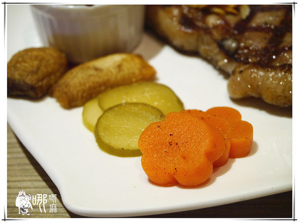 Bison野牛原味炭烤牛排(中央店)：中壢新明夜市旁品質很好的碳烤牛排~BISON野牛原味炭烤牛排/朋友家庭聚餐餐廳